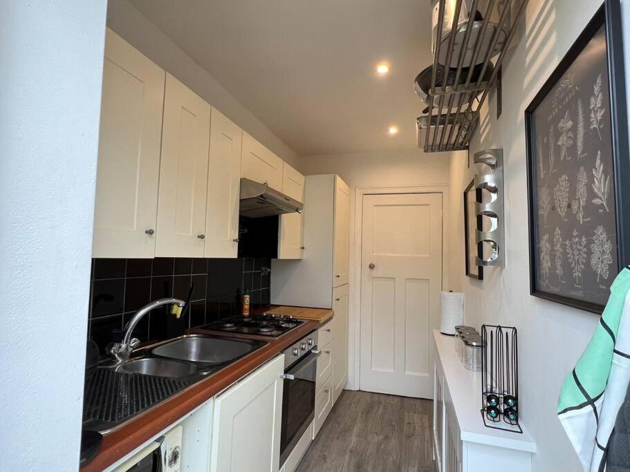 3 Bed Luxury House, 10 Min Walk To Underground Casa vacanze Londra