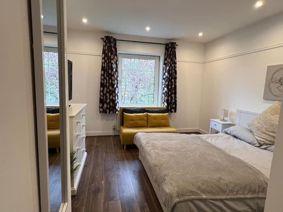 Casa vacanze 3 Bed Luxury House, 10 Min Walk To Underground Londra